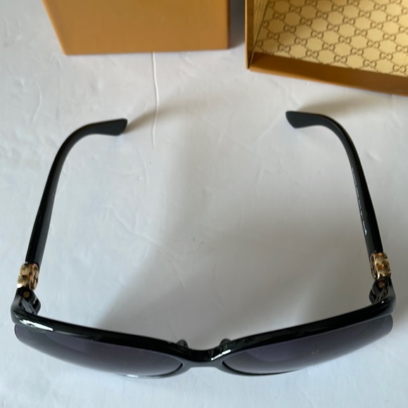 Authentic Sunglasses Gucci Made in Italy. - Picture 5 of 10